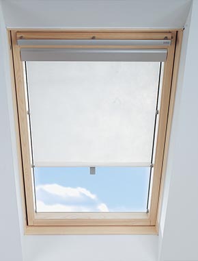 VELUX & Itzala gordijnen en voor dakramen | Dakraam-gordijn.nl |